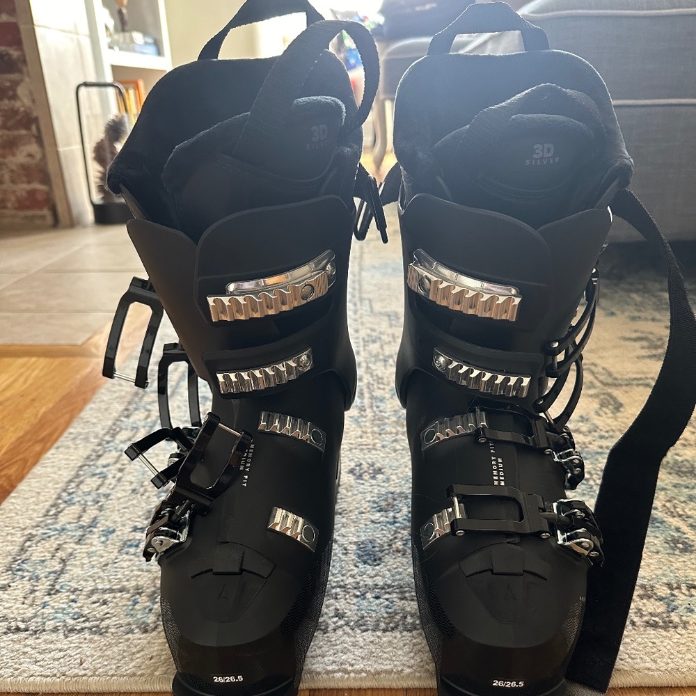 Never worn Atomic Hawx Prime 85 Ski Boots (Women’s size 10)